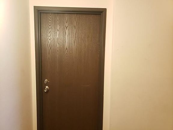 3rd image of 630 Cumberland Trl #2B