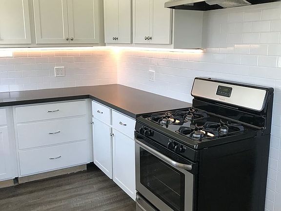 4th image of 221 Calle Miramar APT D