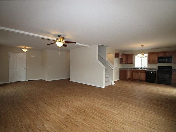2nd image of 81 Lianne Dr