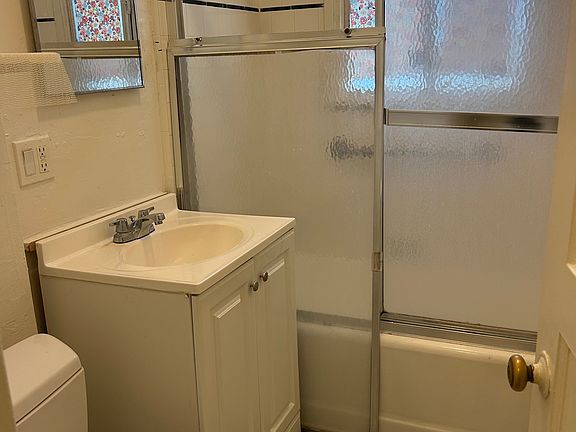 5th image of 152 S Reeves Dr APT 104