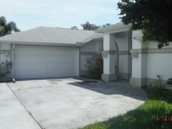 2nd image of 1607 McAuliffe Ln