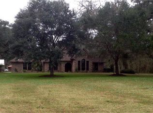 1702 Whitetail Ln, Lake Jackson, TX 77566