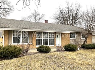 135 Princeton St, Hoffman Estates, IL 60169