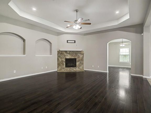 3rd image of 2707 Lake Breeze Ln