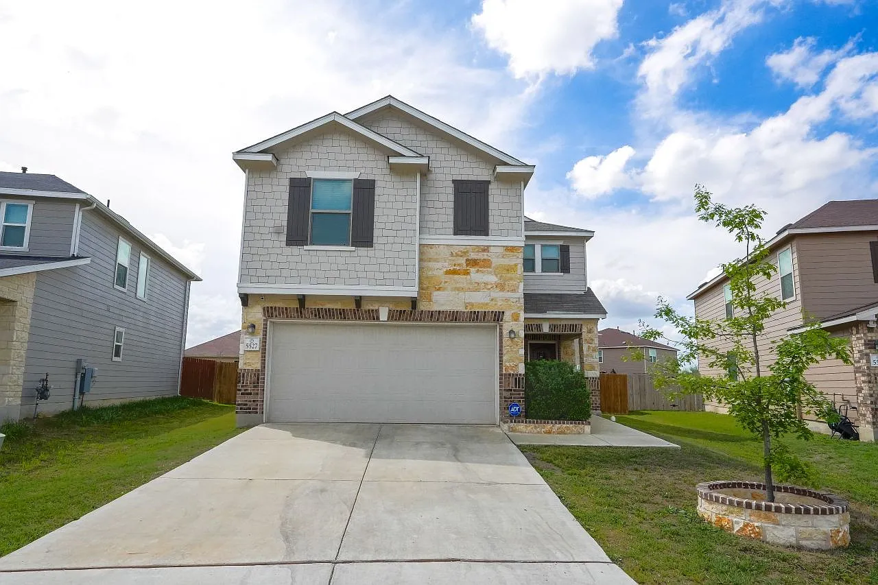 3 bed, 2.0 bath, 1840 sqft, $1,850 — Photo 1