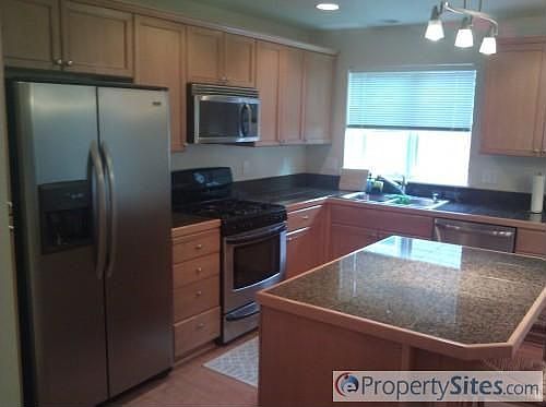 4th image of 3353 S 283rd Ln