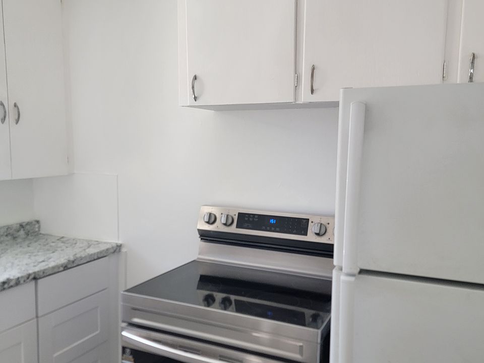 1st image of 1711 2nd St S #10