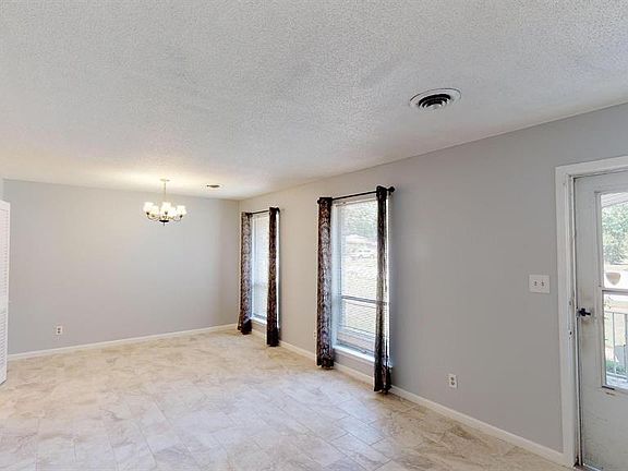 5th image of 5752 Pinebrook Dr