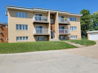 400 17th St NW #3, Mandan, ND 58554