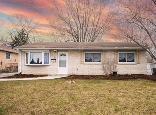729 Blackhawk Dr, University Park, IL
