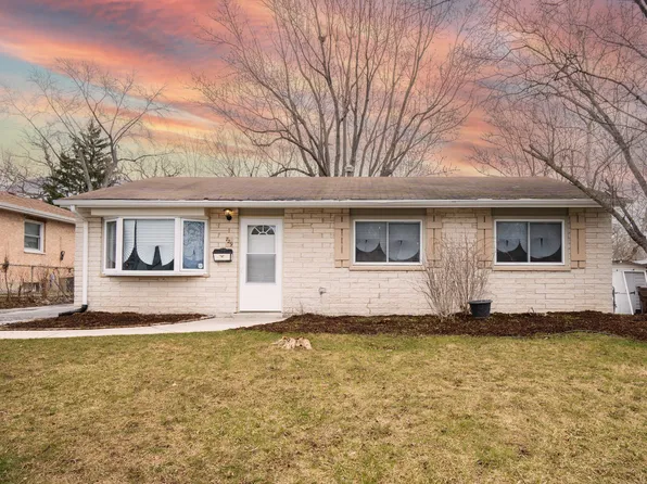 729 Blackhawk Dr, University Park, IL 60484