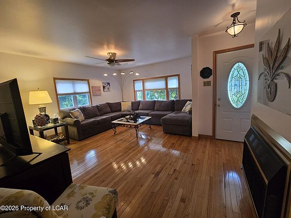 5th image of 57 Jeanette St