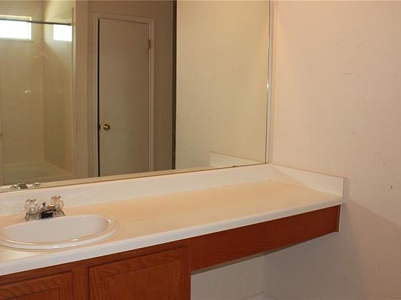 5th image of 747 Marino Ct