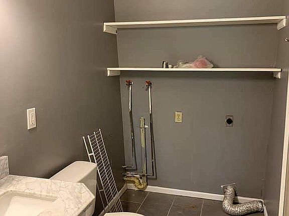 4th image of 801 Hidden Valley Dr