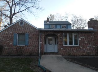 519 E Moreland Rd, Willow Grove, PA 19090