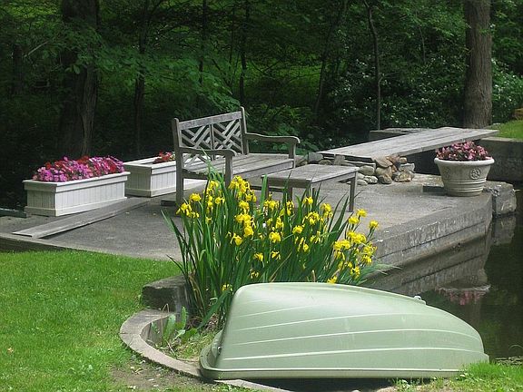 Private Pond & Waterfall