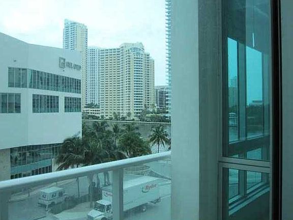 5th image of 300 S Biscayne Blvd APT 428