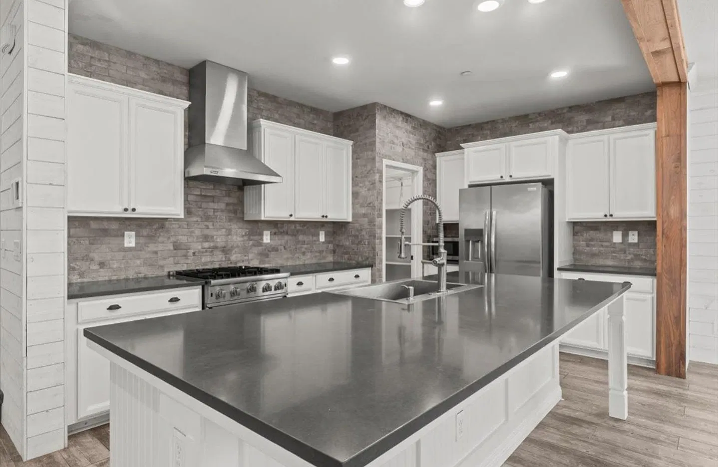 4 bed, 2238 sqft, $2,850 — Photo 3