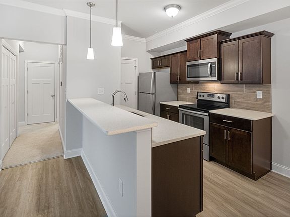 4th image of 106 Silo Pointe Way