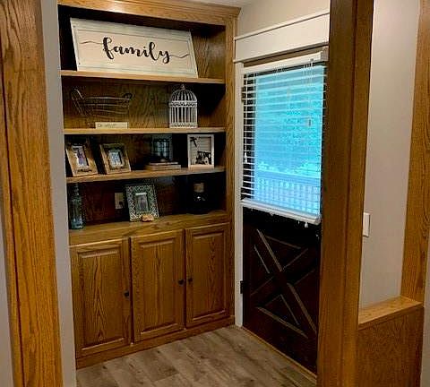 5th image of 301 Dunroven Way