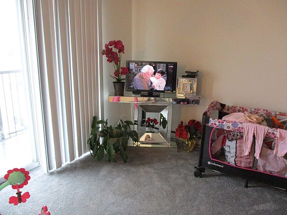 4th image of 310 Lathrop Ave APT 610