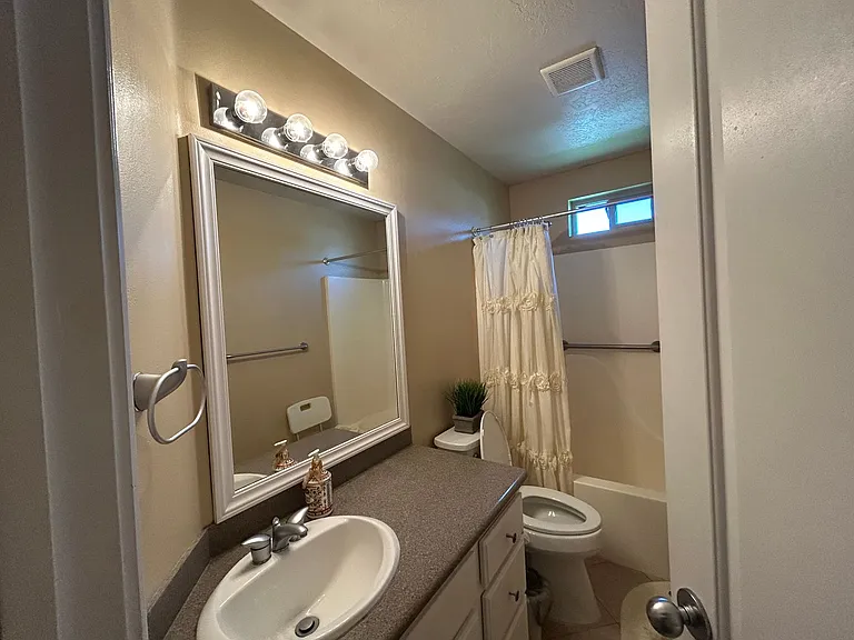 1399 S 1270 E — Photo 9