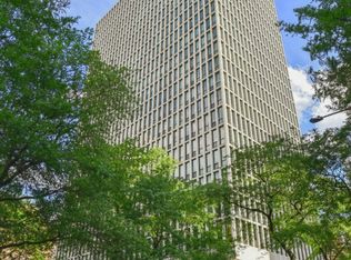 1 E Scott St APT 410, Chicago, IL