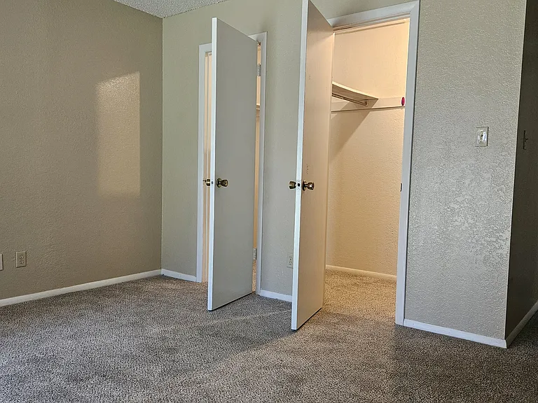 3718 Club Estates Dr — Photo 8