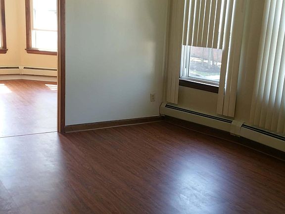 Large Living room 12x14 (168 sq ft)
