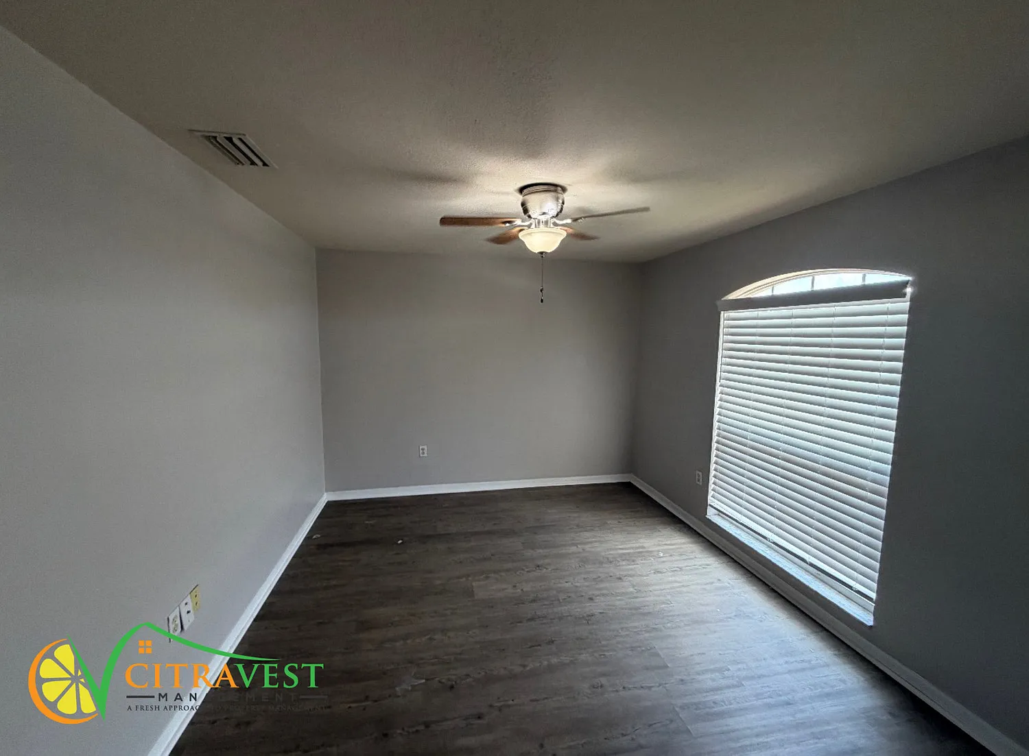 Winter Haven Large 3 Bedroom — Photo 3