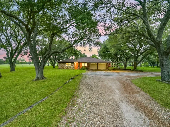 9606 Needville Fairchilds Rd, Needville, TX 77461