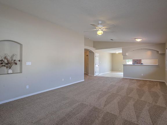3rd image of 8323 Santa Clarita St NE