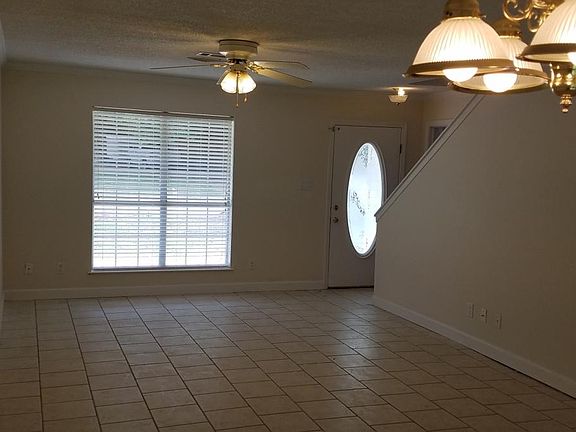 5th image of 13 Fleetwood Pl