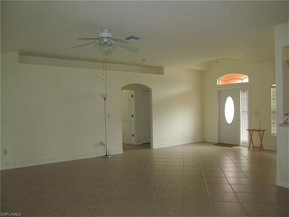 3rd image of 722 Fullerton Ave S