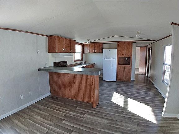 3rd image of 111 Jax Dr