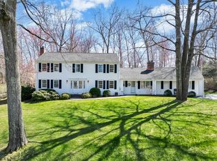 27 W Colonial Rd, Wilbraham, MA 01095