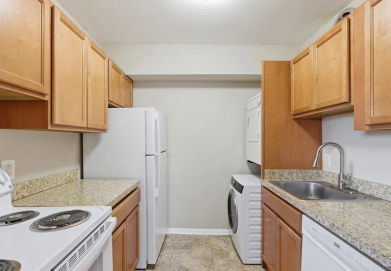 521 Epsom Rd #2C — Photo 8