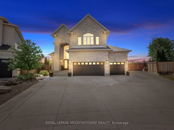 4 Playfair Ct, Hamilton, ON L9K 1R6
