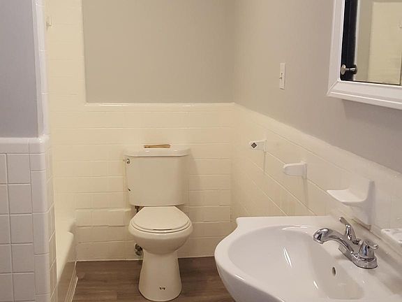 5th image of 2316 Wyoming Ave #A