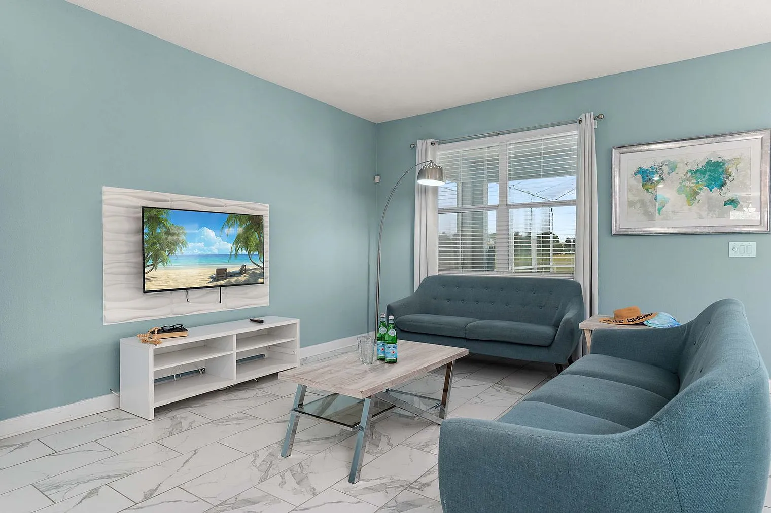 8 bed, 5.0 bath, 3907 sqft, $7,830 — Photo 4