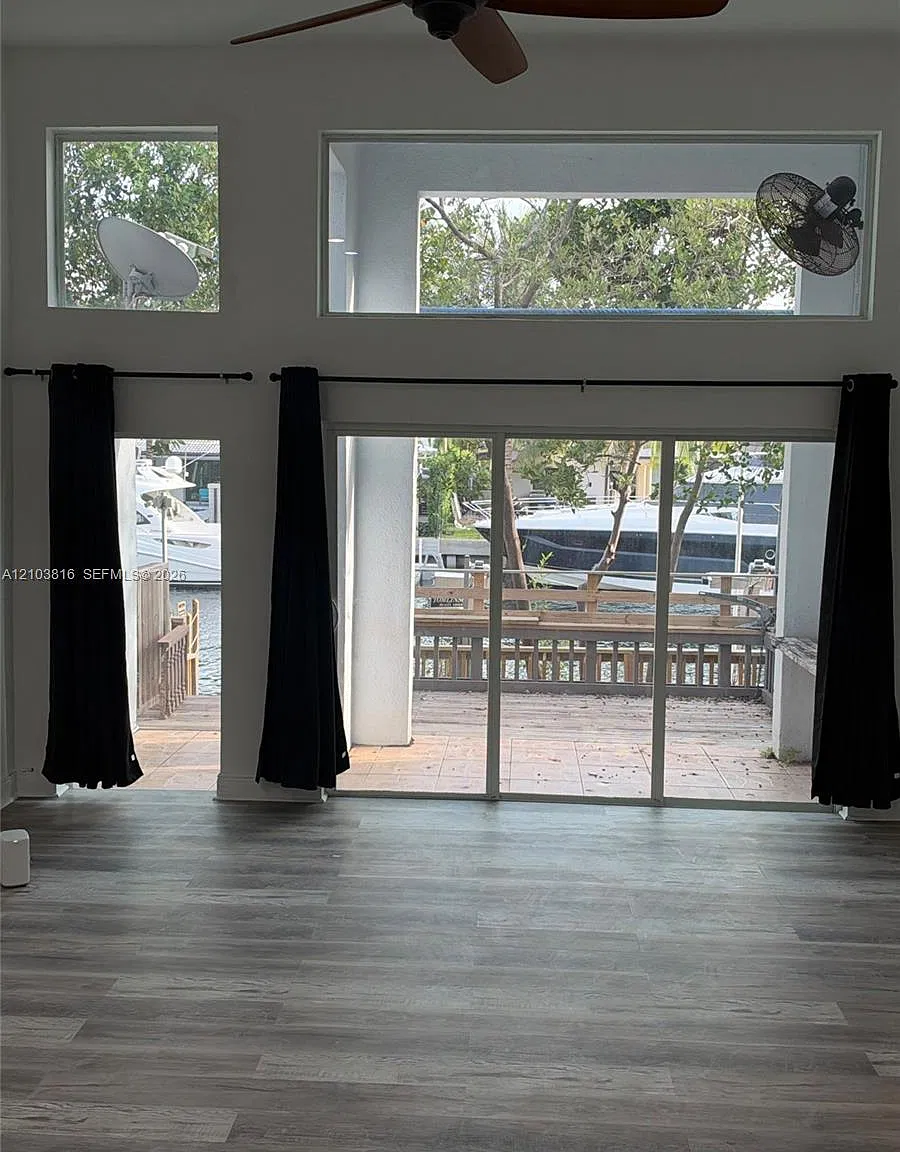 Le Point Condo — Photo 4