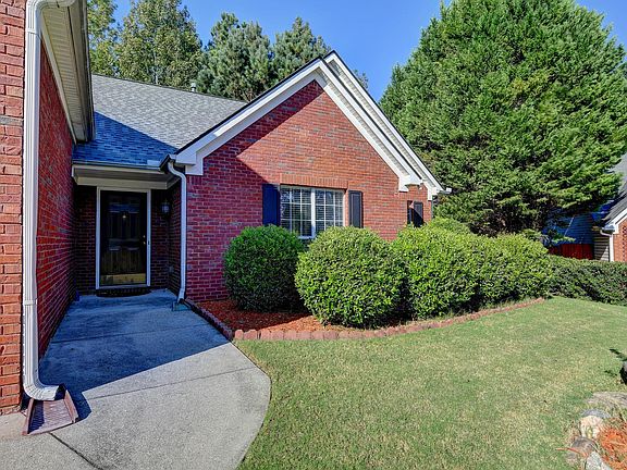 3rd image of 1219 Fountain View Dr