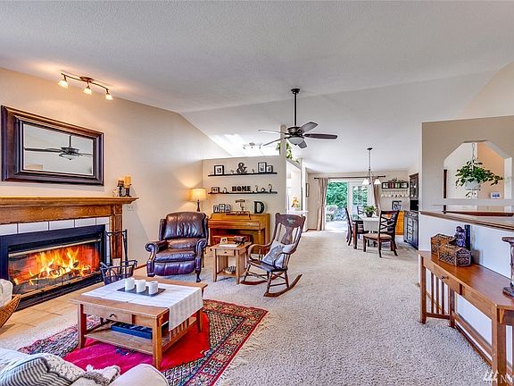 4th image of 9454 Newton Pl NE