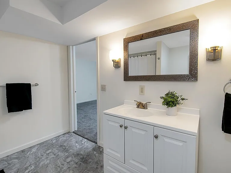 1401 N Stratford Ln — Photo 21