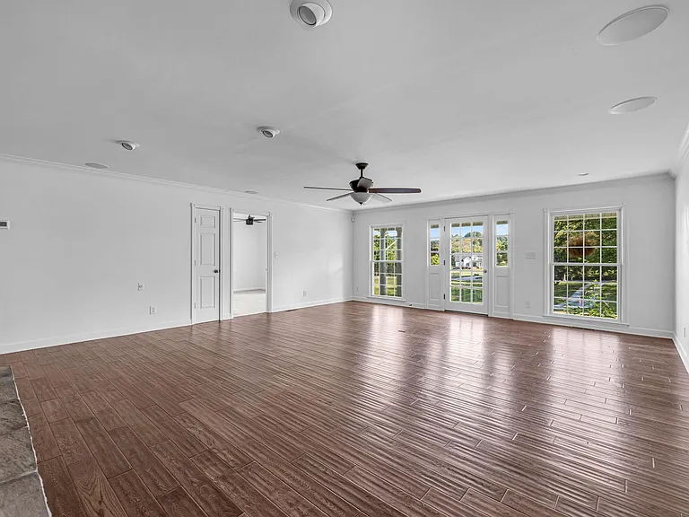 4861 Bethesda Rd — Photo 9