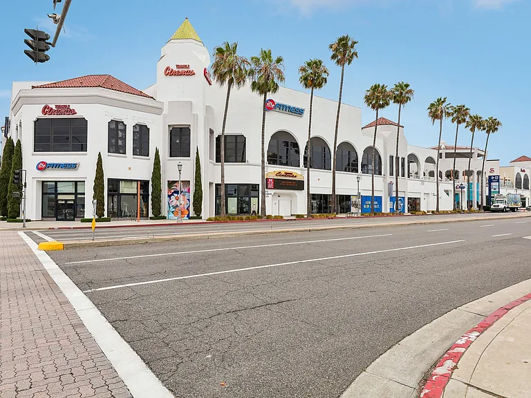 Newport Palms Apartments — Photo 44