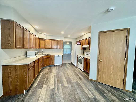 4th image of 4 Clinton Hill Dr