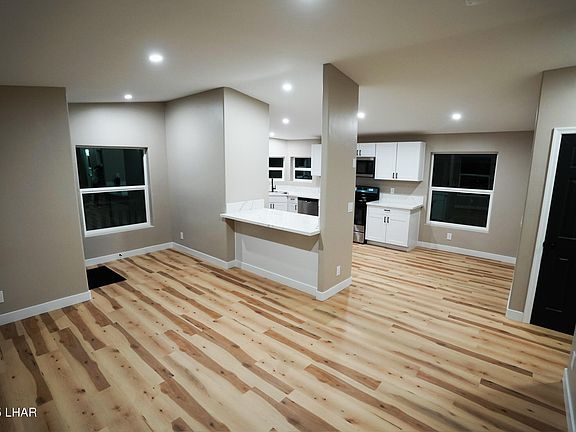 2nd image of 3194 Joyce Ln