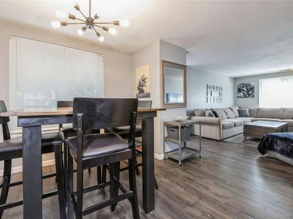 246 Sagamore Hills Drive #246, Port Jefferson Station, NY 11776