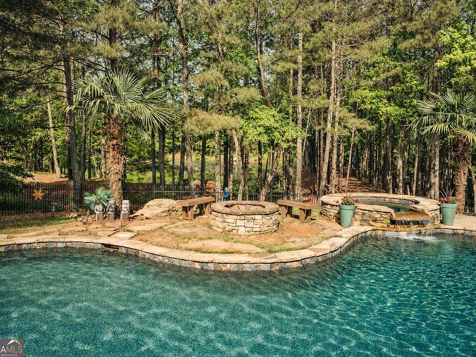 1st image of 1925 Aurelia Dr